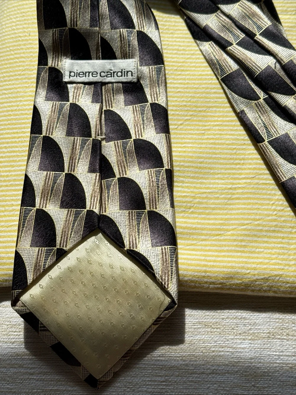 Men's Pierre Cardin 100% silk Black Gold Geometric Tie vintage